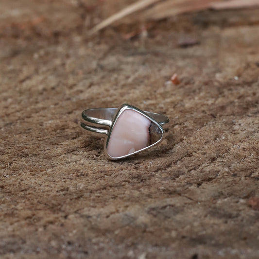Peach Pit Jasper Ring / 8